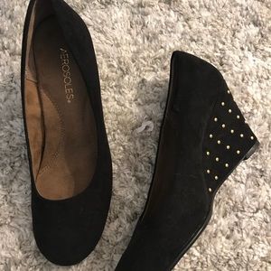 Aerosoles Shoes Black Suede with Gold Studs Wedge